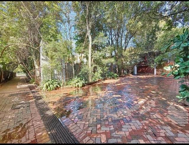 7 BEDROOM HOUSE FOR SALE IN MUCKLENEUK